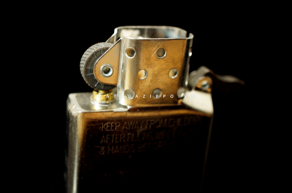 Bật lửa zippo chính hãng áo giáp bạc rỗng Skull Jacket Skull Thanatos