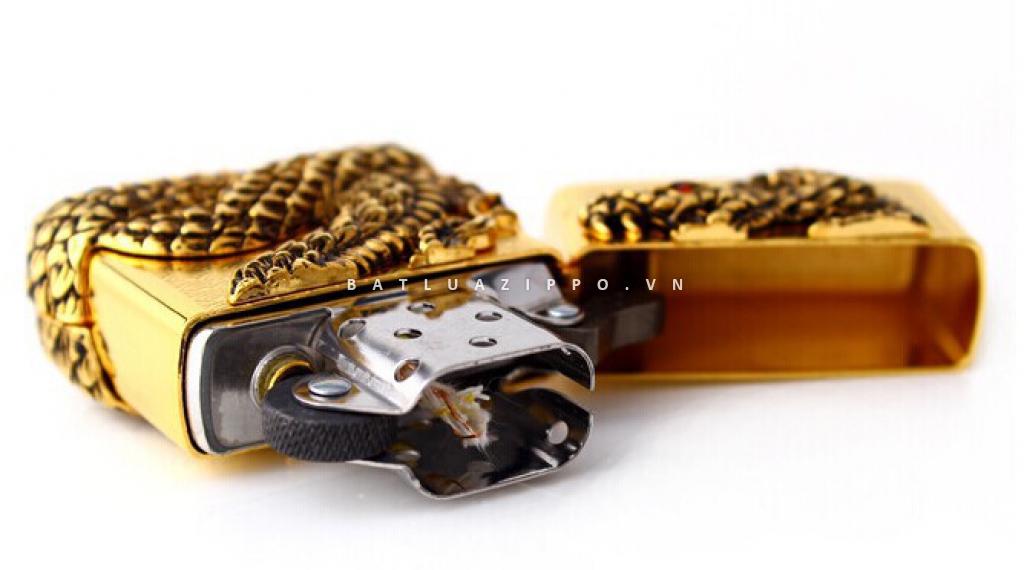 Bật lửa Zippo vàng bao phủ Thanh xà quấn quanh
