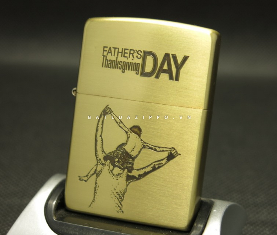 Bật lửa Zippo chính hãng đồng nhẹ khắc ngày của bố vô cùng ý nghĩa