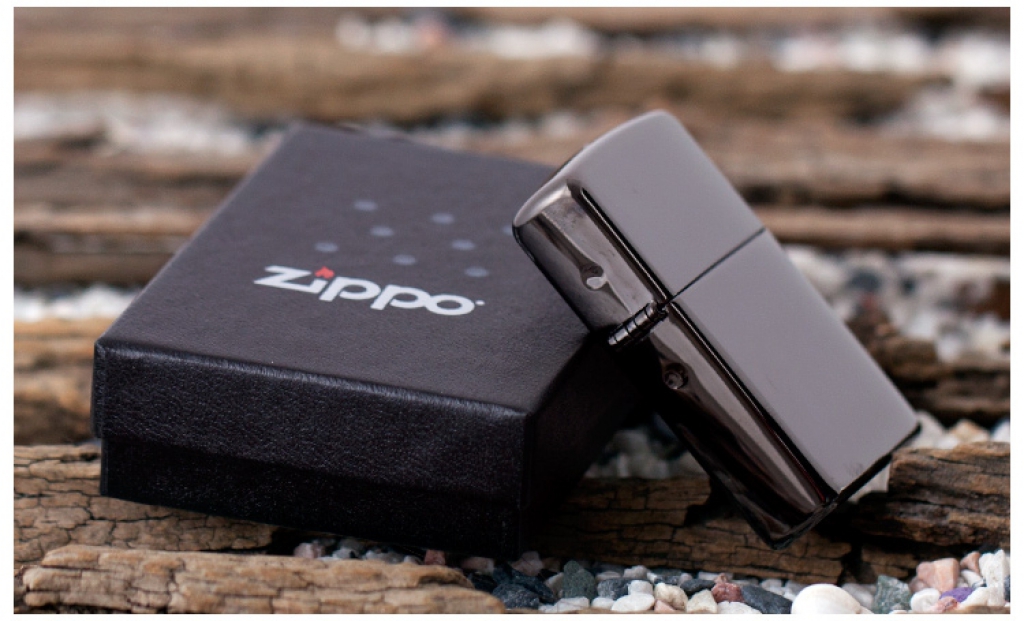 Bật Lửa Zippo Phủ Bóng Màu Đen Mun - SKU 24756 – Zippo Ebony