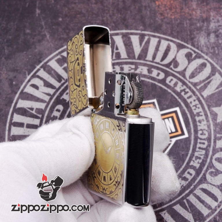 Zippo 250 Bạc khắc hình đồng hồ  màu đồng - Thời gian là tiền bạc