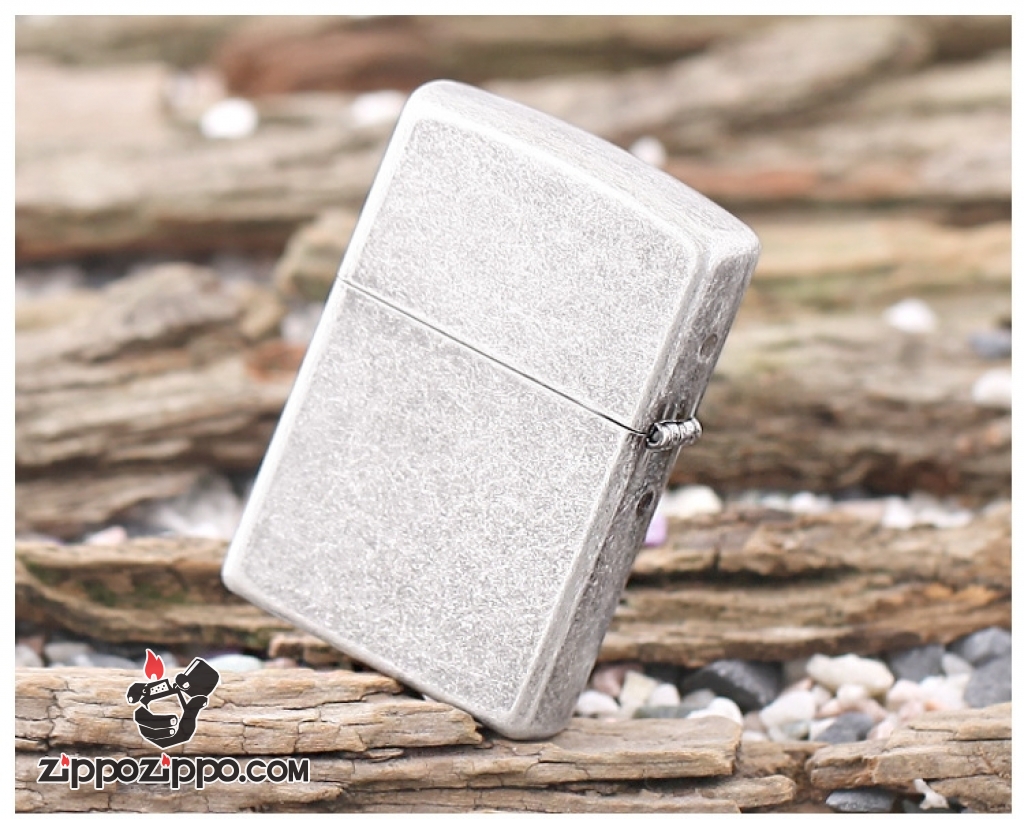 Zippo mạ bạc cổ khắc thánh xuất hàn