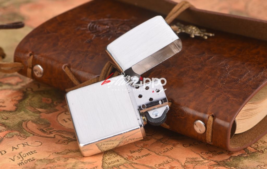 Zippo 27 - Bật lửa Zippo chính hãng USA bạc nguyên khối hoa văn xước vỏ dày