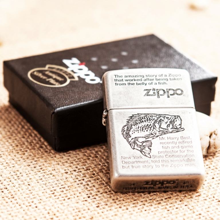 Bật lửa Zippo phiên bản bạc cổ khắc hình cá
