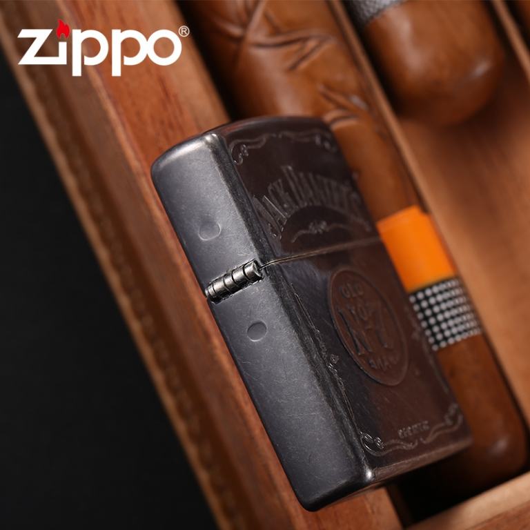 Zippo Chính Hãng Màu Xám Hình Rượu Vang Jack Daniel