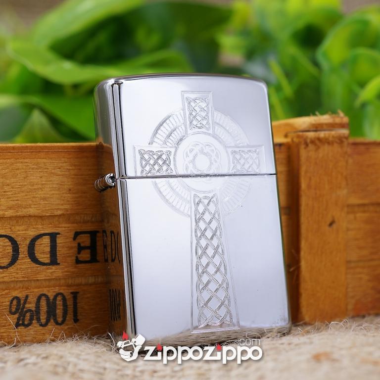 Bật lửa zippo mầu bạc khắc chữ thập