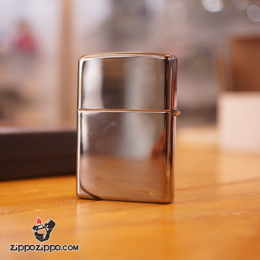 Zippo khắc rồng mạ vàng mầu đen