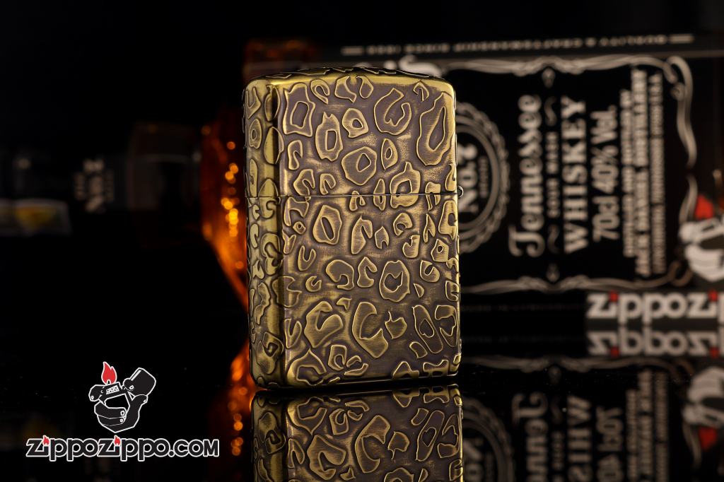 Bật lửa Zippo đồng nguyên khối dập họa tiết da báo