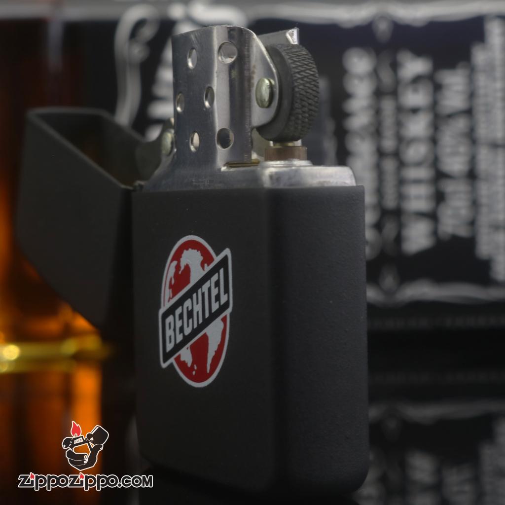 Zippo đời gạch sản xuất 1985 sơn đen BECHTEL