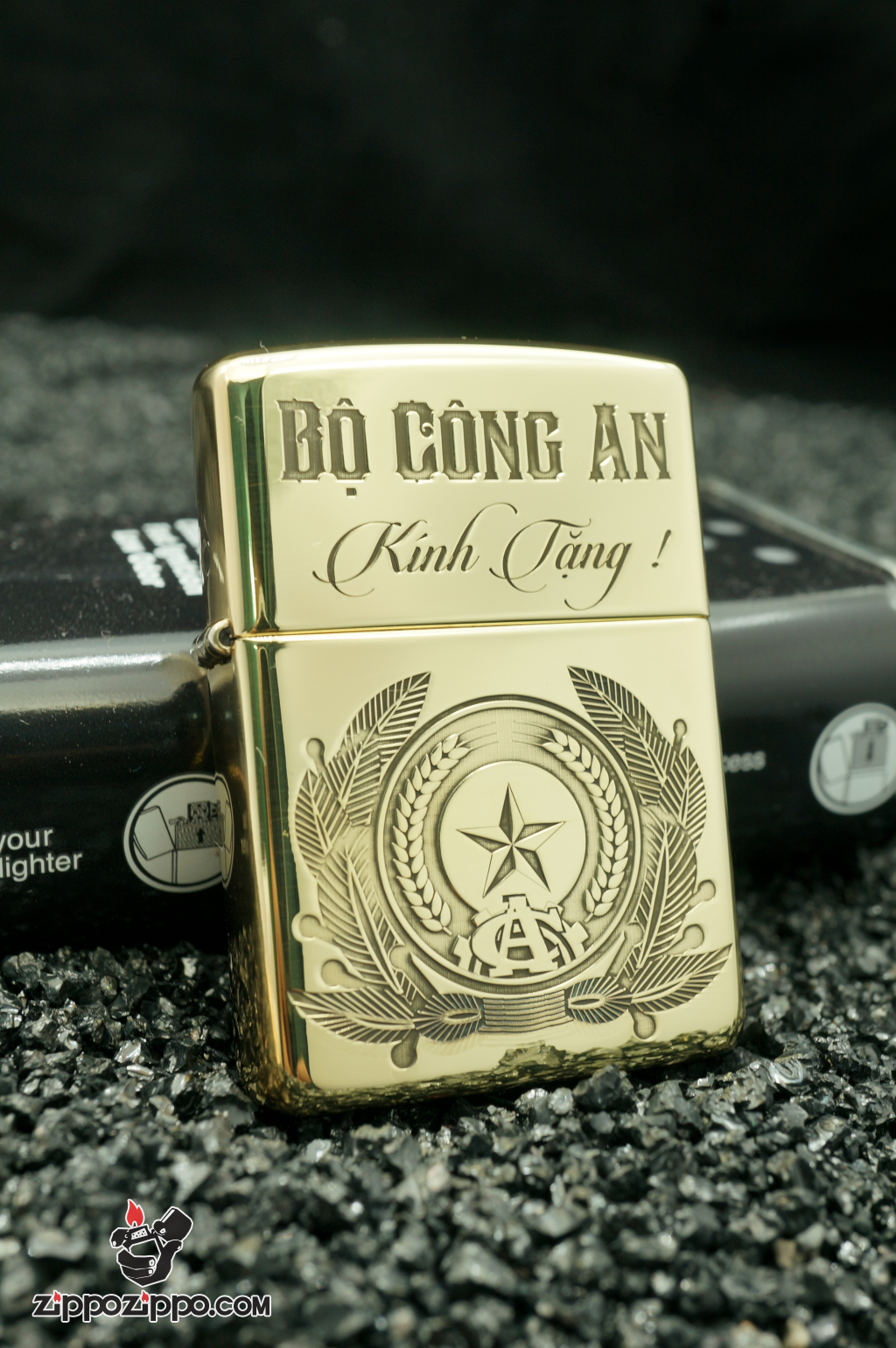 zippo đồng nguyên chất khắc sâu bộ công an kính tặng bản mới