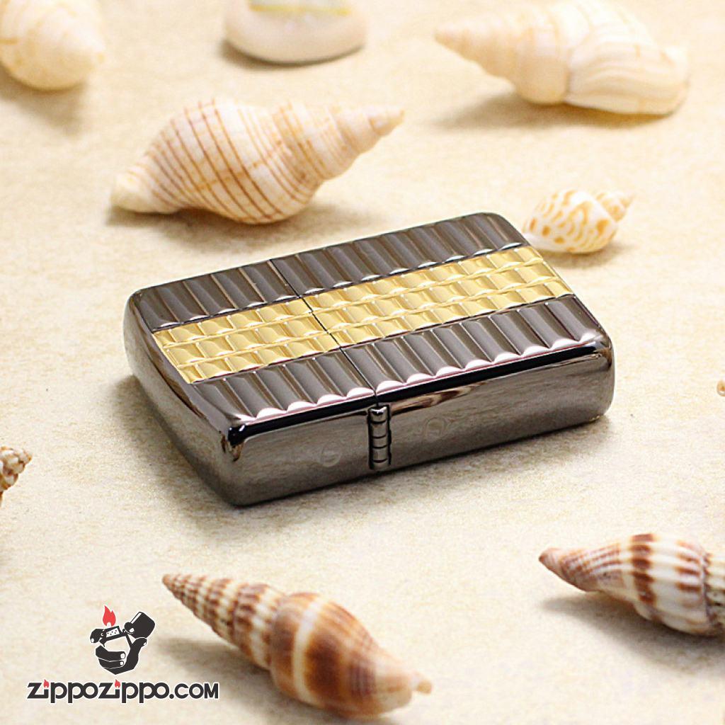 Bật Lửa Zippo Dập Nổi Ô Vuông Đan Xen Mạ TiTan