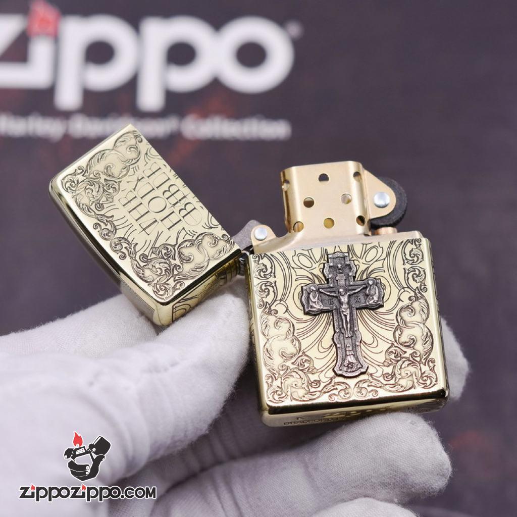 Bật Lửa Zippo Khắc Chữ Thập Và Kinh Thánh Màu Vàng Bản Ốp Nổi
