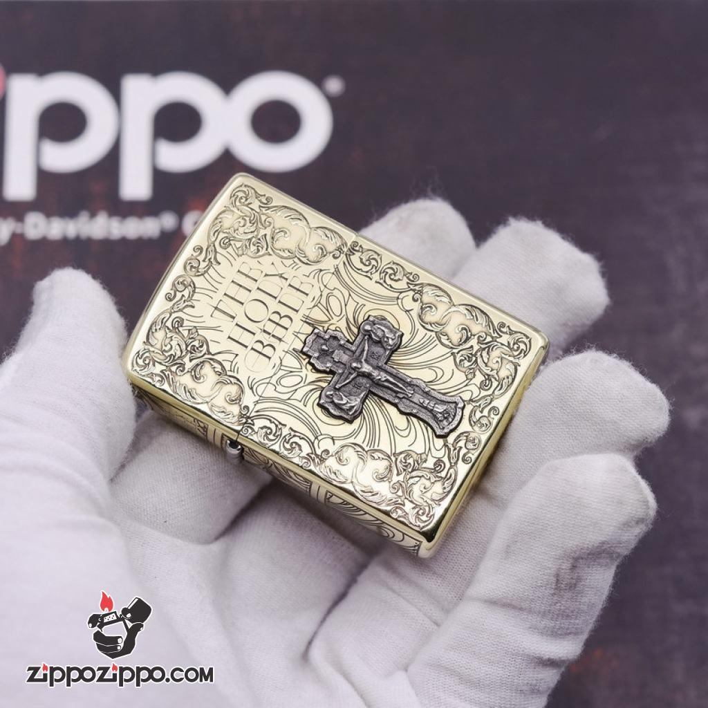 Bật Lửa Zippo Khắc Chữ Thập Và Kinh Thánh Màu Vàng Bản Ốp Nổi Bản Amor