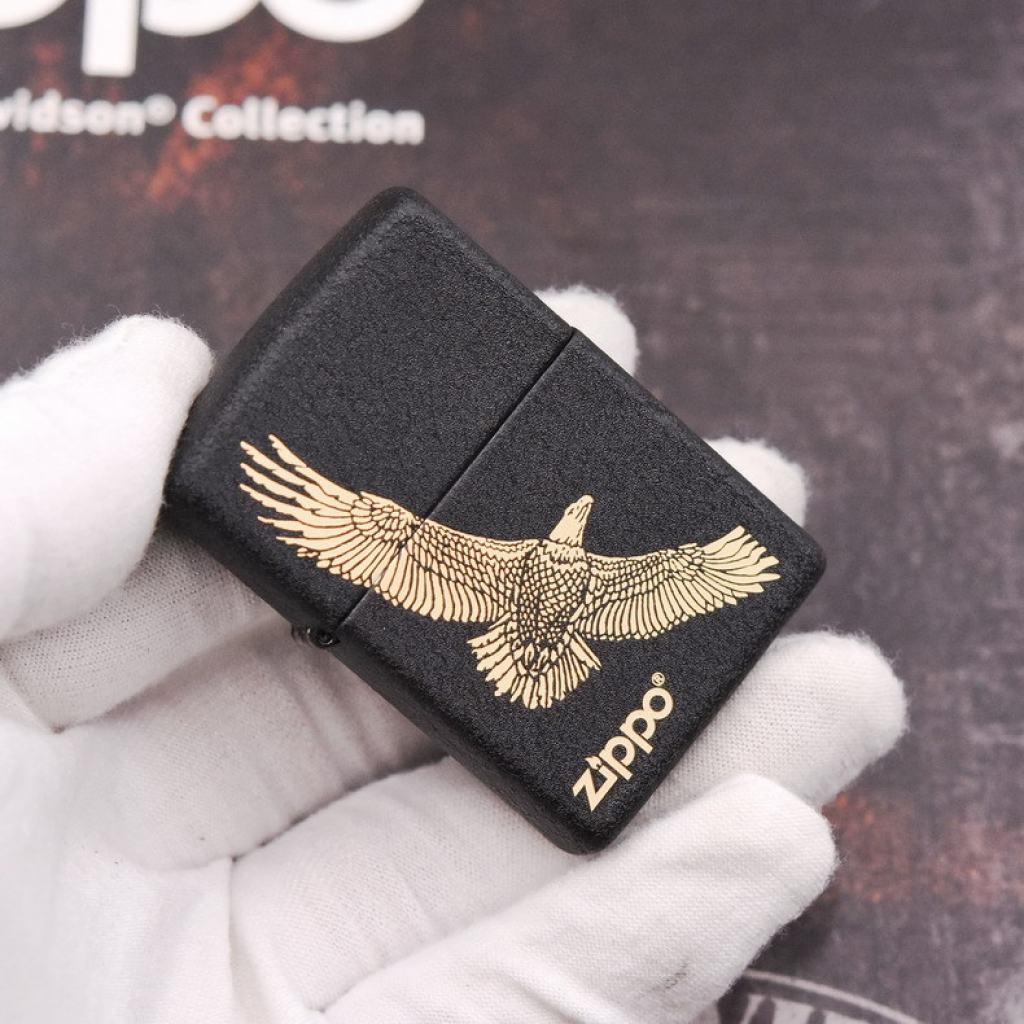 Bật Lửa Zippo Đen Nhám Khắc Đại Bàng Sải Cánh