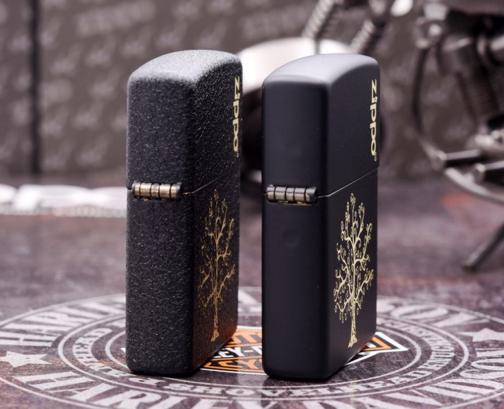 Bật Lửa Zippo Đen Nhám Khắc Cây Sự Sống