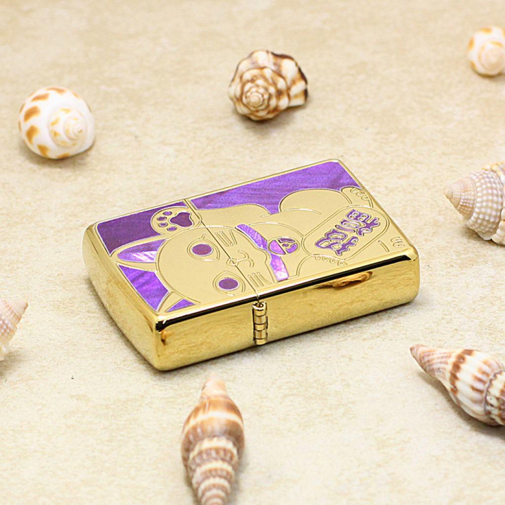 Bật Lửa Zippo Mạ Vàng Khảm Trai Tím Mèo Thần Tài May Mắn