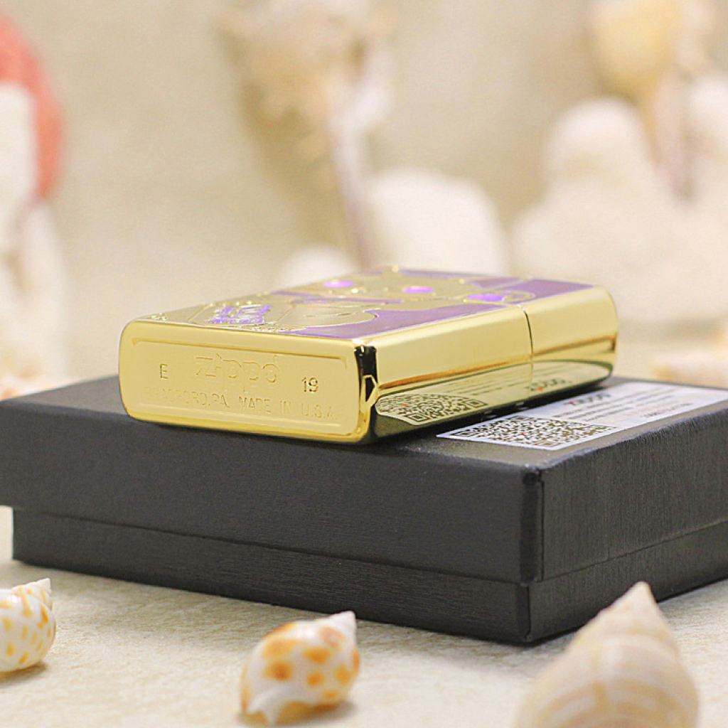 Bật Lửa Zippo Mạ Vàng Khảm Trai Tím Mèo Thần Tài May Mắn