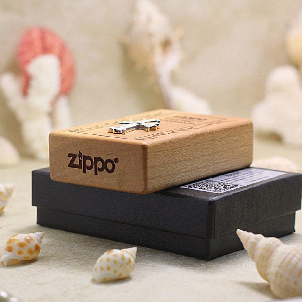 Bật Lửa Zippo Bọc Gỗ Anh Đào Biểu Tượng Chữ Thập Mạ Bạc