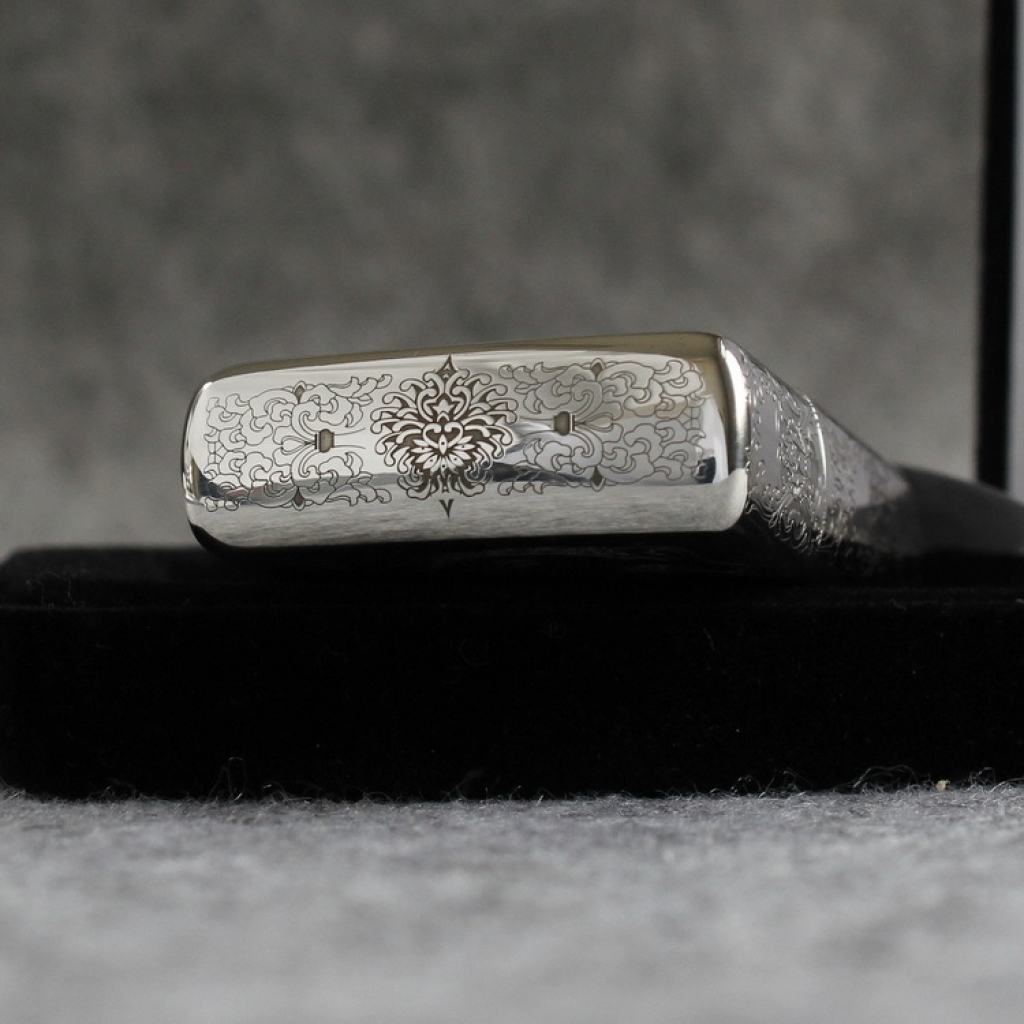 Bật Lửa Zippo Bạc Khối Cao Cấp Khắc Hình Đức Phật Và Ác Quỷ Bản Vỏ Mỏng