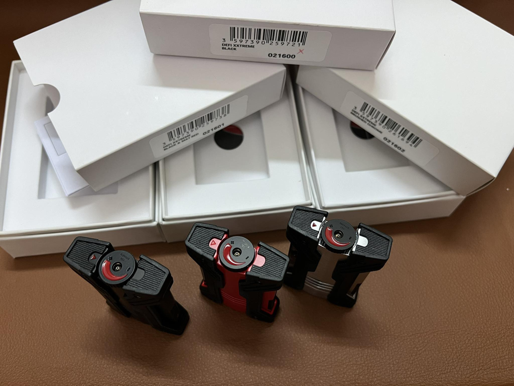 S.T. Dupont Defi XXTREME Lighter, Black and Red 021601