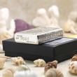 Bật Lửa Zippo Bạc nguyên khối Cao Cấp khắc hình  Nổi Constantine
