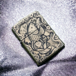 BẬT LỬA ZIPPO BẢN ĐỒNG TRƠN KHẮC HÌNH 3D CÁ HOA SEN SIÊU NÉT