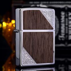 Bật lửa Zippo chính hãng Màu Bạc Ốp Gỗ khắc hoa văn hai góc - Mã SP: ZPC1956