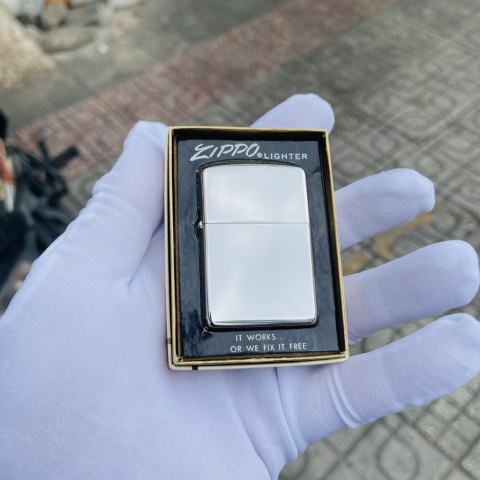BẬT LỬA ZIPPO CỔ TRƠN MÀU BẠC BÓNG SẢN XUẤT NĂM 1969