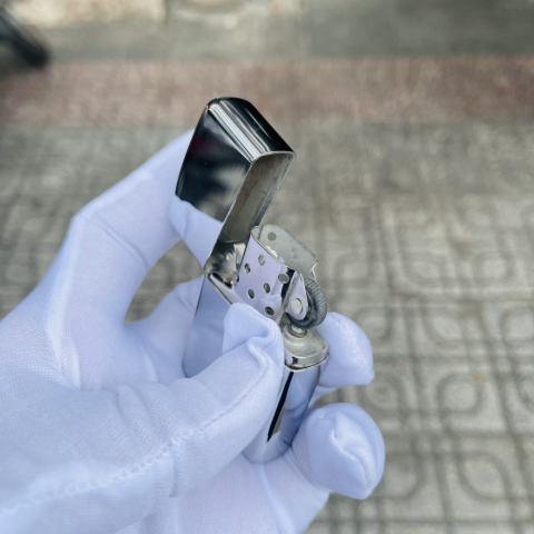 BẬT LỬA ZIPPO CỔ TRƠN MÀU BẠC BÓNG SẢN XUẤT NĂM 1969