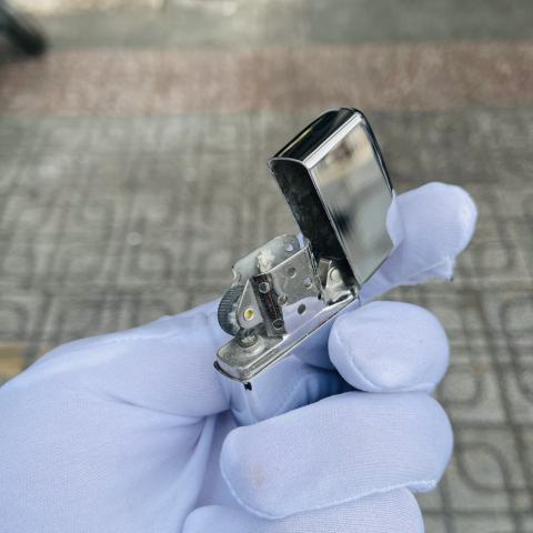 BẬT LỬA ZIPPO CỔ TRƠN MÀU BẠC BÓNG SẢN XUẤT NĂM 1969