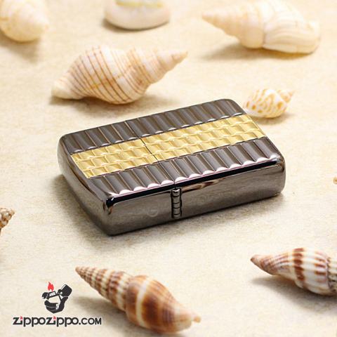 Bật Lửa Zippo Dập Nổi Ô Vuông Đan Xen Mạ TiTan