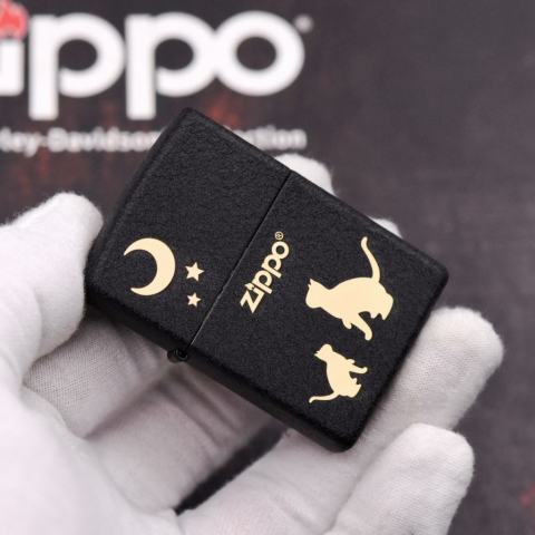 Bật Lửa Zippo Đen Nhám Khắc Mèo Dưới Trăng