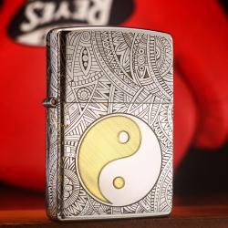 Bật Lửa Zippo Đồng Khắc Hoa Văn Bát Quái Mạ Chrome - Mã SP:  ZPC2212-250