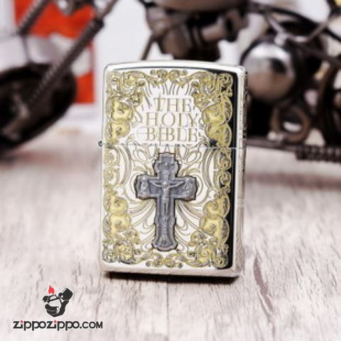 Bật Lửa Zippo Khắc Chữ Thập Và Kinh Thánh Màu Bạc Bản Ốp Nổi