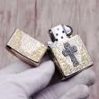 Bật Lửa Zippo Khắc Chữ Thập Và Kinh Thánh Màu Bạc Bản Ốp Nổi