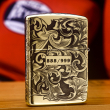 Bật Lửa Zippo Khắc Hoa Văn Kèm Logo Zippo Bản Armor Giới Hạn