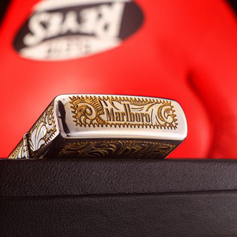 Bật Lửa Zippo Khắc Hoa Văn Zippo Marlboro Mạ Chrome
