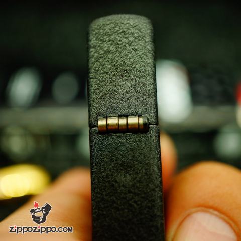 Zippo 236 Đen Nhám Khắc Rồng Châu Âu