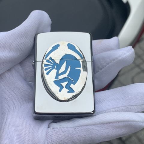 Zippo bạc bóng đính đá ngọc lam
