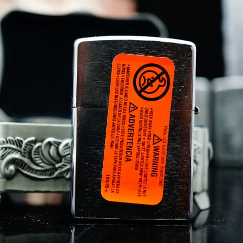 Zippo bạc xước ốp nổi American Eagle Ver 2