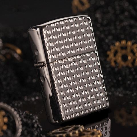 Zippo Chính Hãng Đen Họa Tiết Cắt Kim Cương