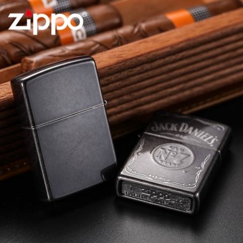 Zippo Chính Hãng Màu Xám Hình Rượu Vang Jack Daniel
