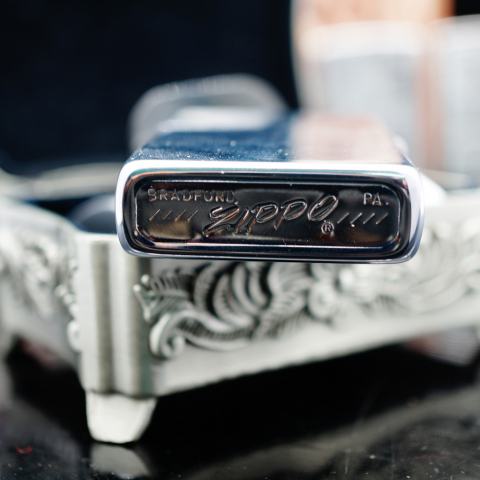 Zippo Cổ bạc xước hình ngôi sao đỏ sản xuât 1974