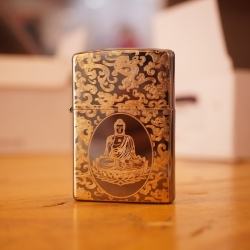 Zippo khắc phật mạ vàng mầu đen - Mã SP: ZPC1825