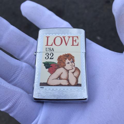 Zippo tem USA 32 LOVE năm 1997 (cái)